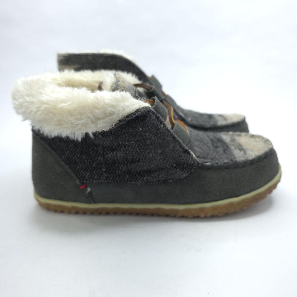 Minnetonka Torrey Moccasin Boot Womens 6m Grey Southwestern Faux Fur Ankle 40144